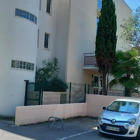 Studio La Boheme Wifi ,fibre, Garage Prive, Jardinet. Rdc. Tram L1 A 400 M Apartment *